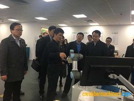 江苏省副省长郭元强一行调研智能研究所
